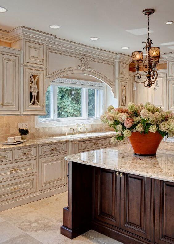 antique white kitchen cabinets