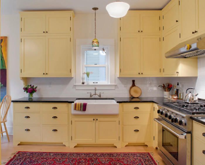 yellow kitchens with oak cabinets