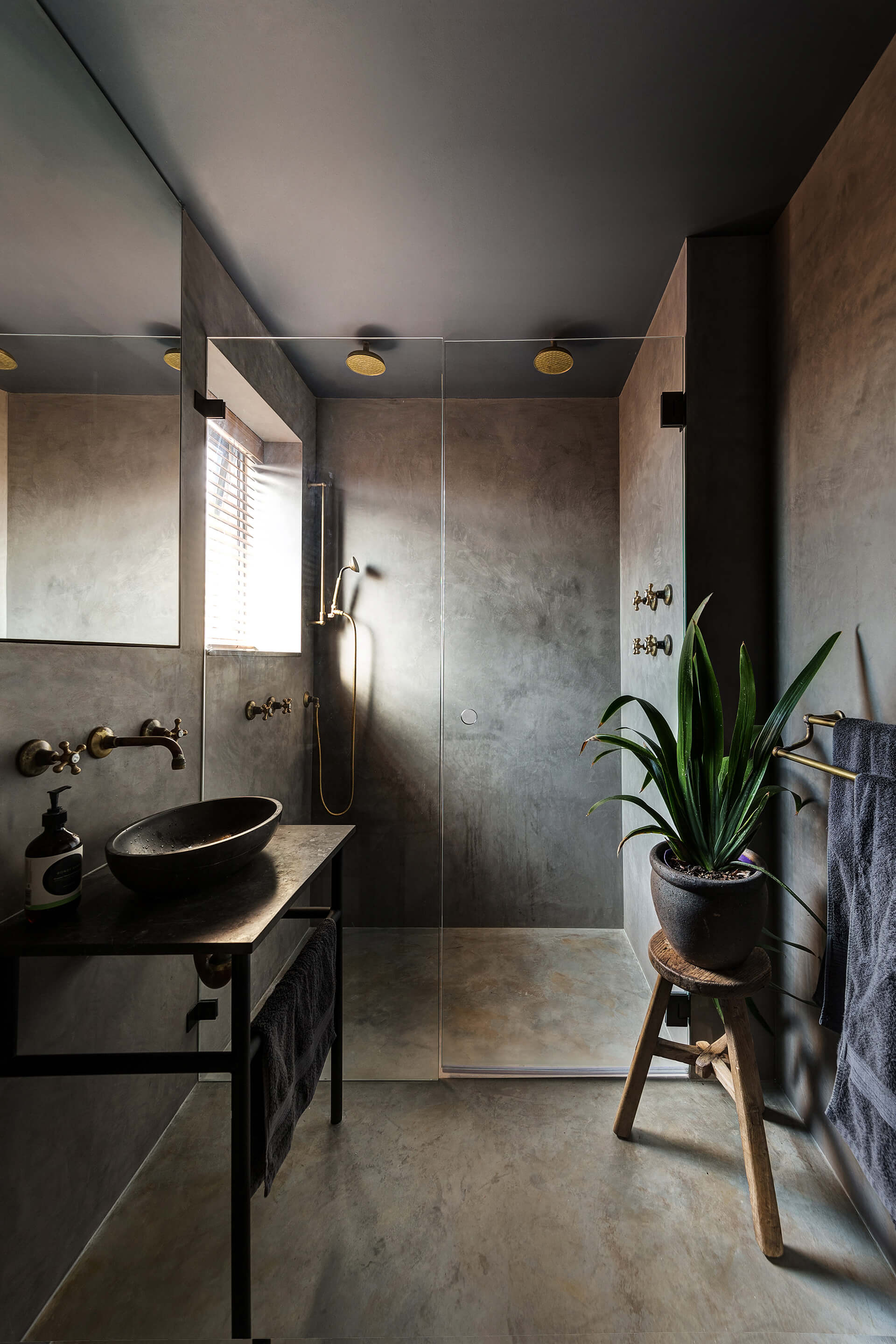 luxury contemporary bathroom suites
