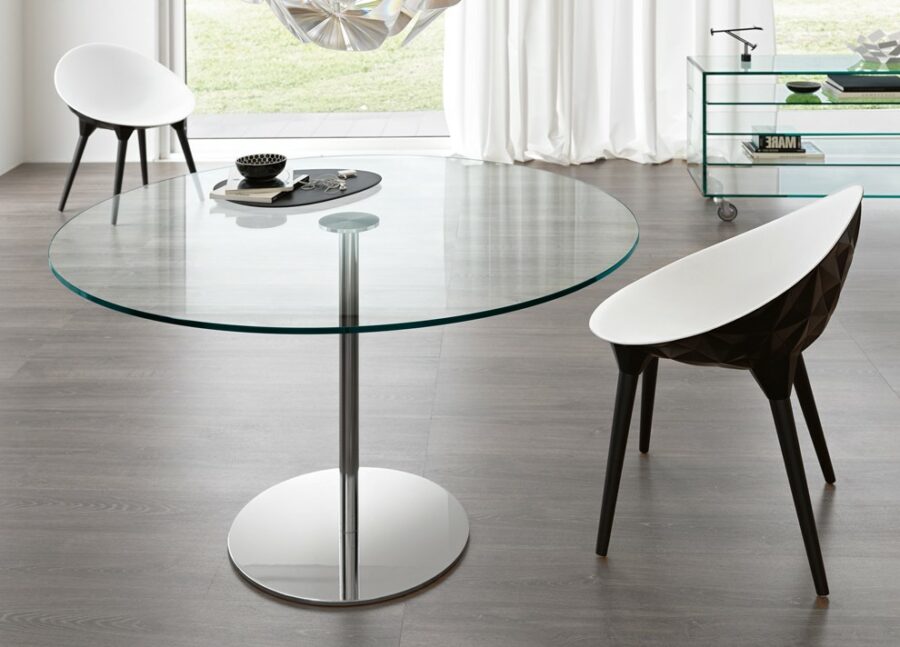 Create a spacious effect with glassy furniture